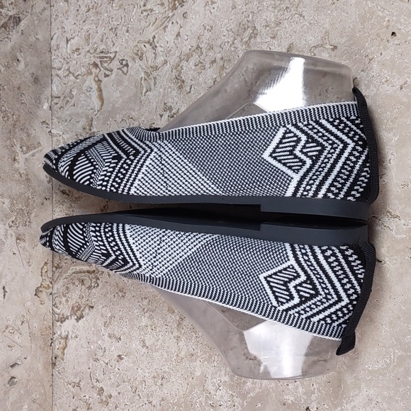 Point Toe Knit Ballet Flats - Picture 6 of 8